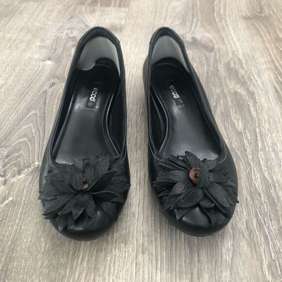 Ecco Black Leather Keystone Flower Slip-On Flats Shoes Women Size 38 EU 7-7.5 US - Picture 2 of 10